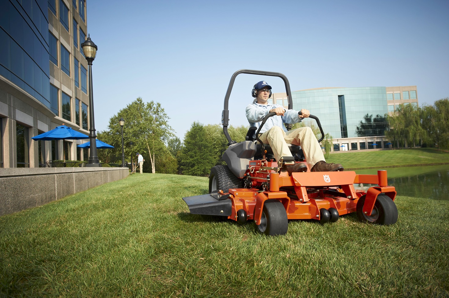 Zero-Turn-Lawn-Mower Zero-Turn-Lawn-Mower